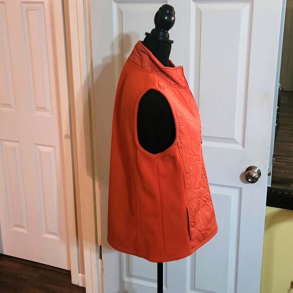 Vest - Picture 2 of 5